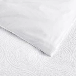 Home Decorators Collection Marlene 3-Piece White Textured Medallion Matelassé Cotton Full/Queen Duvet Cover Set -Home Decorators Soldes home decorators collection bedding sets dn 18240 fq 40 1000