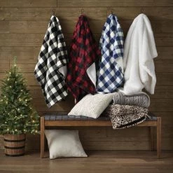 Home Decorators Collection Piper White Snow Faux Rabbit Fur Throw Blanket -Home Decorators Soldes snow home decorators collection throw blankets pip5060snw thrw c3 1000